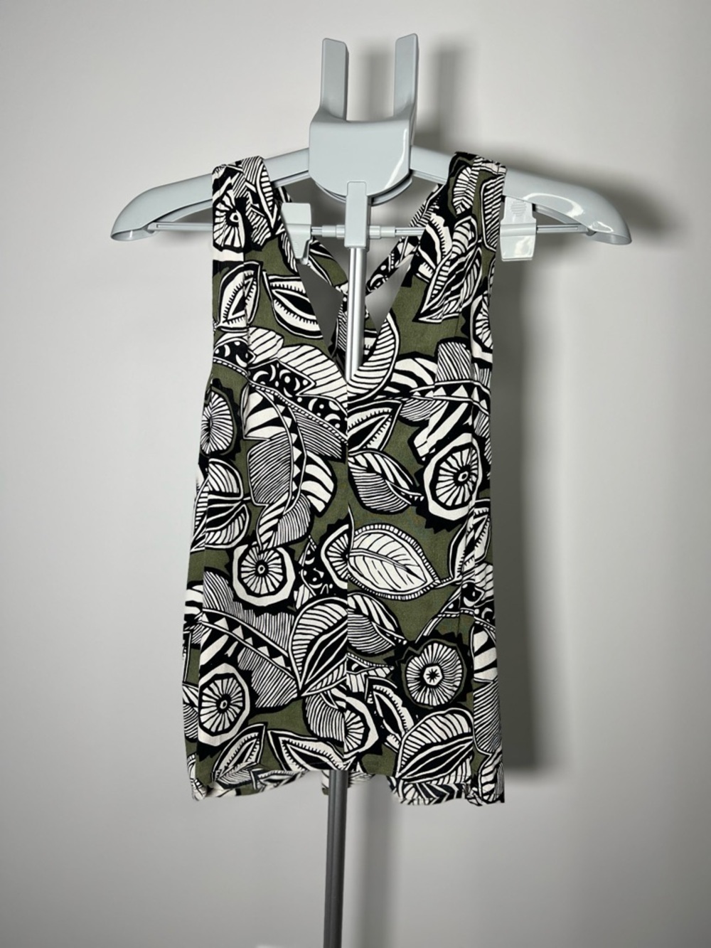 Y2K Vintage LOFT Olive Green Black & White Floral Tank Top